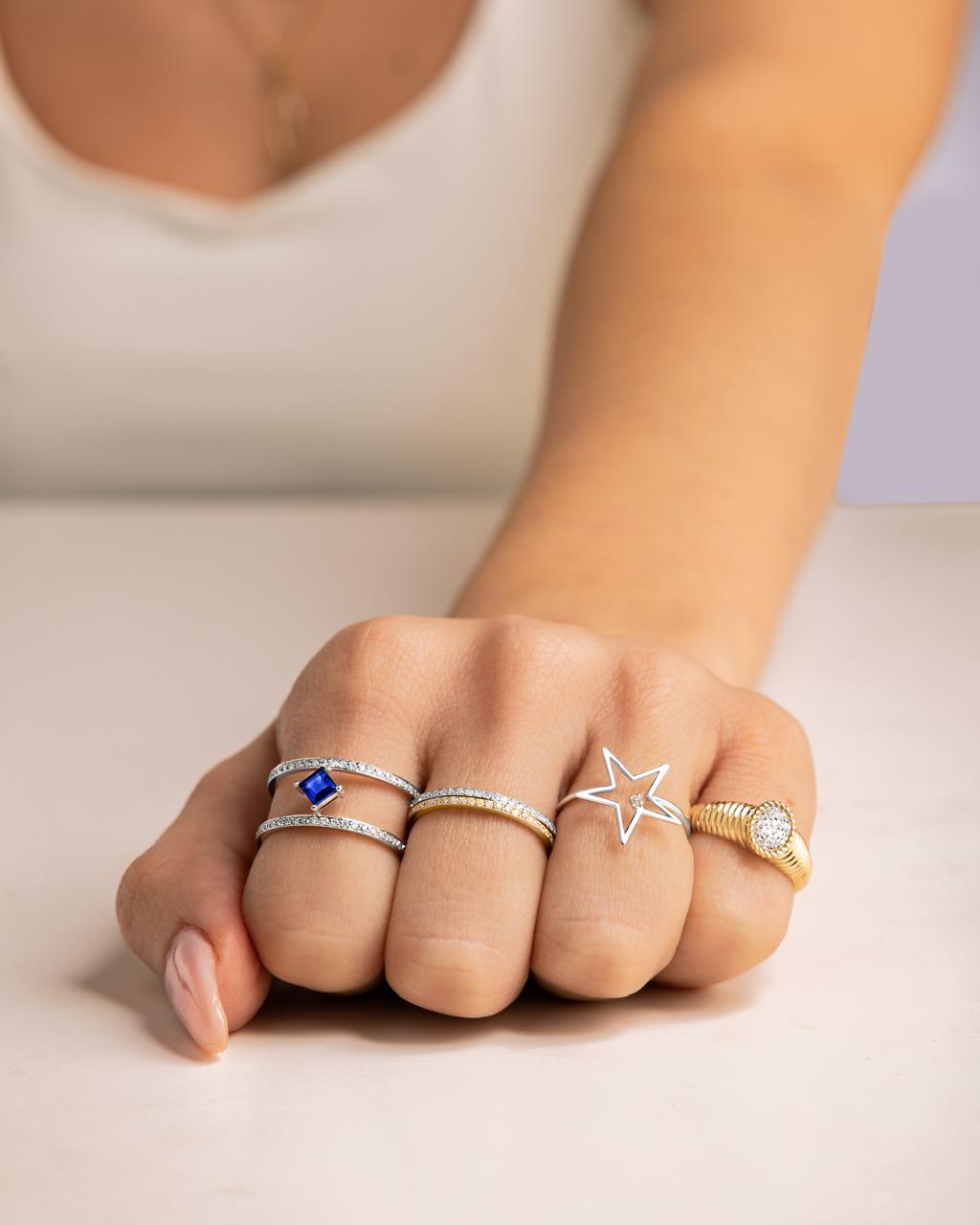 MODER GIRL STAR RING