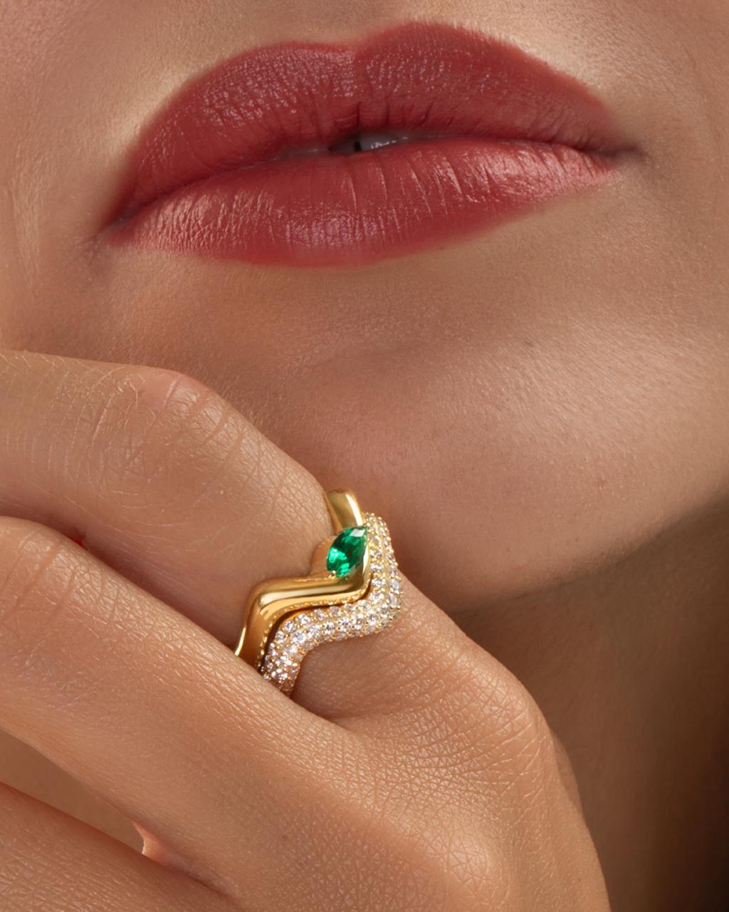 Emerald Silk Flow
